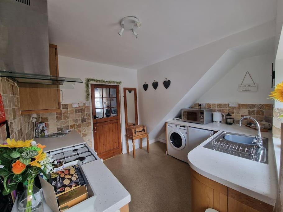 Black Cat Cottage - Central Pickering Grade 2 Listed Cottage Exteriör bild